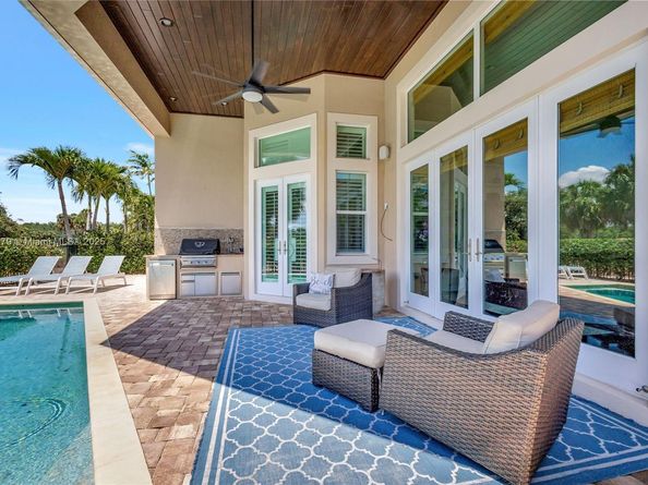 333 Charroux Dr, Palm Beach Gardens FL 33410