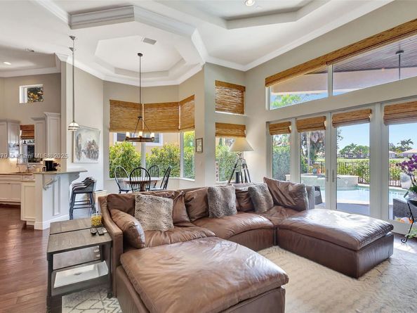 333 Charroux Dr, Palm Beach Gardens FL 33410