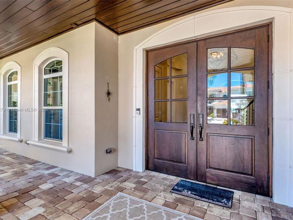 333 Charroux Dr, Palm Beach Gardens FL 33410