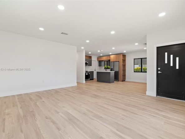 5204 SW 19th St, West Park FL 33023