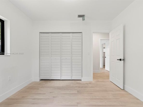 5204 SW 19th St, West Park FL 33023