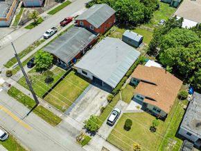 5204 SW 19th St, West Park FL 33023