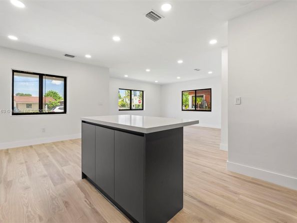 5204 SW 19th St, West Park FL 33023