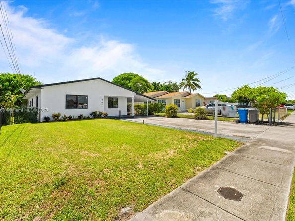 5204 SW 19th St, West Park FL 33023