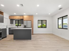 5204 SW 19th St, West Park FL 33023