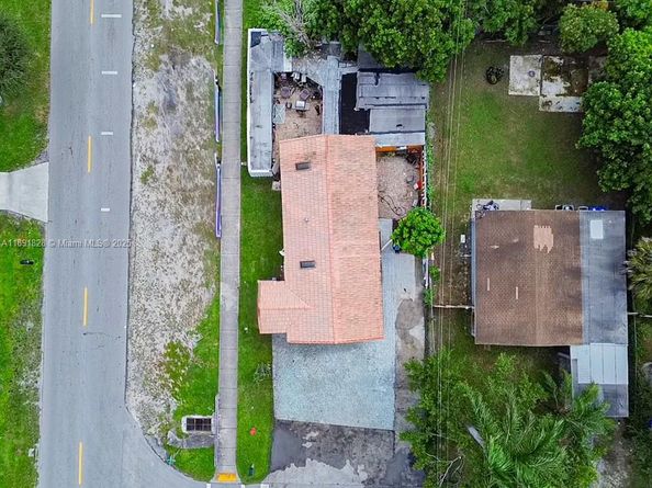 2112 NW 5th St, Pompano Beach FL 33069