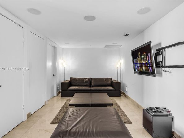 495 Brickell Ave 2405, Miami FL 33131