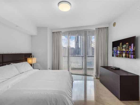 495 Brickell Ave 2405, Miami FL 33131