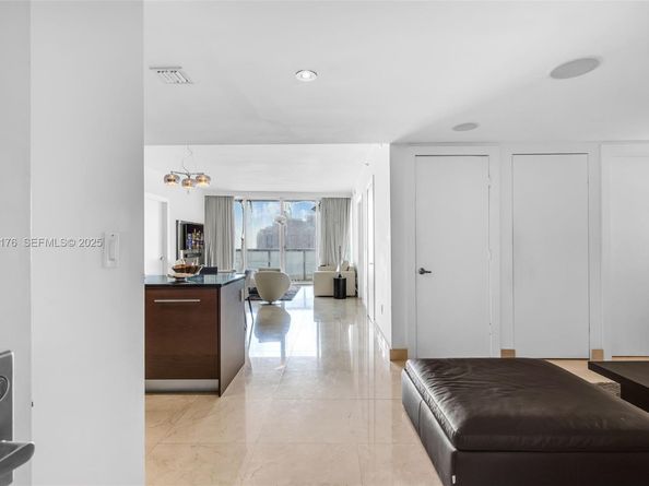 495 Brickell Ave 2405, Miami FL 33131