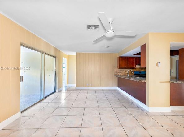 8406 NW 35th St, Coral Springs FL 33065