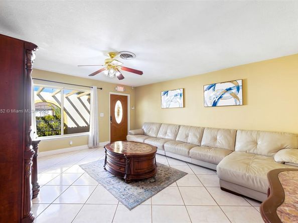 8406 NW 35th St, Coral Springs FL 33065