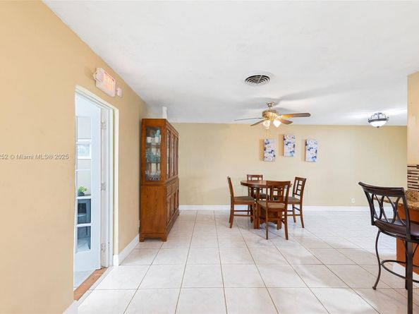 8406 NW 35th St, Coral Springs FL 33065