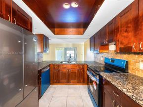 8406 NW 35th St, Coral Springs FL 33065