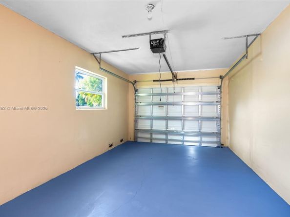 8406 NW 35th St, Coral Springs FL 33065