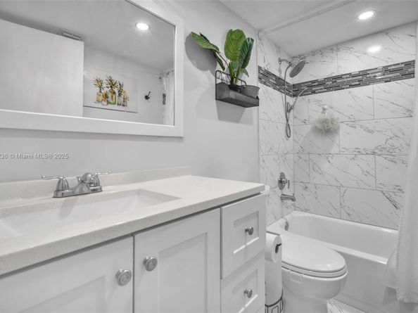 13350 SW 88th Ter B, Miami FL 33186