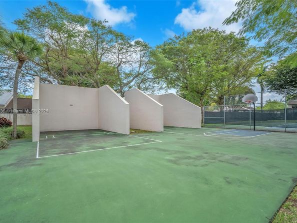 13350 SW 88th Ter B, Miami FL 33186