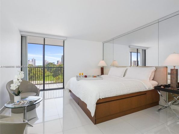 20379 W Country Club Dr 536, Aventura FL 33180