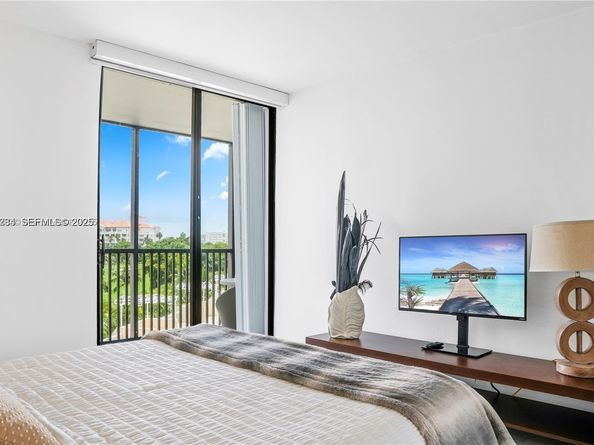 20379 W Country Club Dr 536, Aventura FL 33180