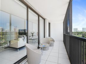 20379 W Country Club Dr 536, Aventura FL 33180