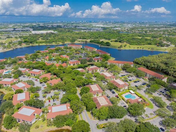 2888 S Carambola Cir S 2079, Coconut Creek FL 33066