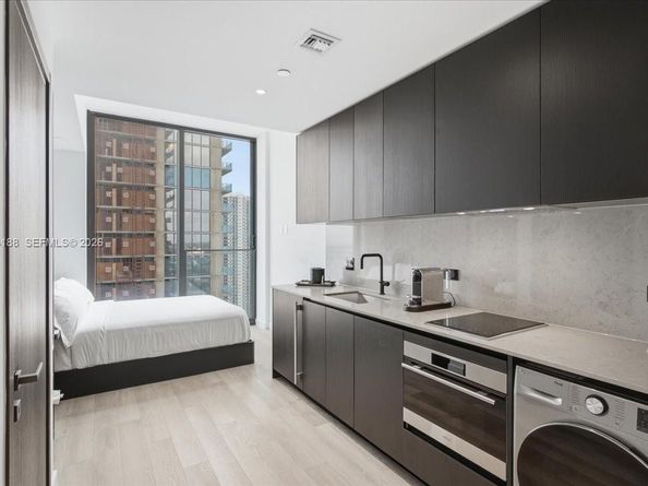 20 NE 11th 4803, Miami FL 33132