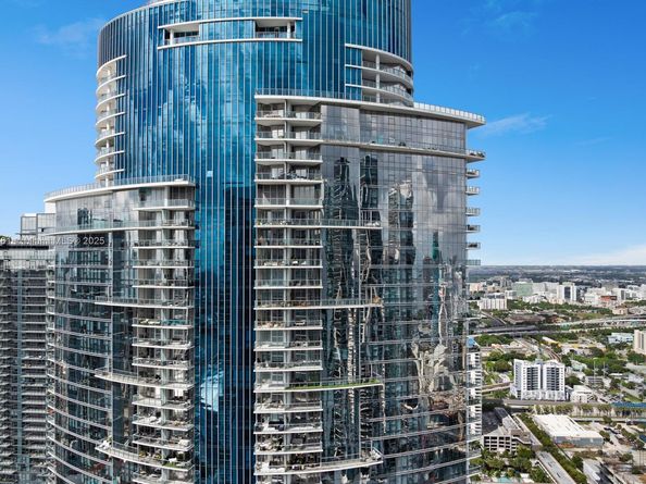 851 NE 1st Ave 4403, Miami FL 33132