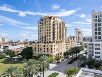1607 Ponce De Leon Blvd