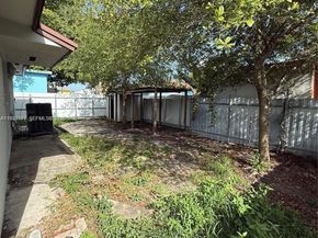 1720 NW 44th St, Miami FL 33142