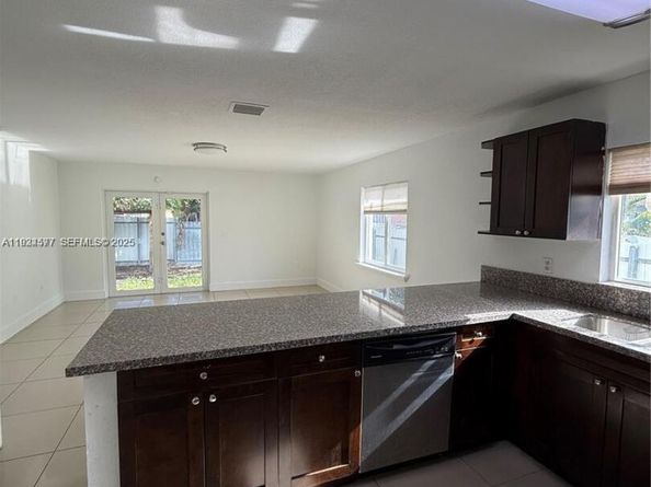 1720 NW 44th St, Miami FL 33142