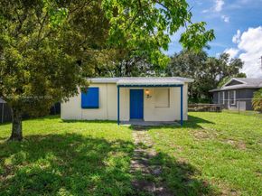 429 NW 14th Ter, Fort Lauderdale FL 33311