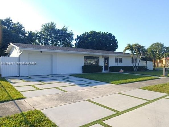 8123 SW 95th Ct, Miami FL 33173