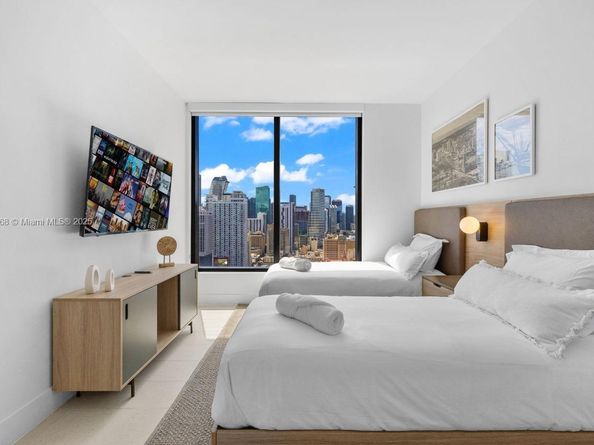 Undisclosed Address #A11921068, Miami FL 33132