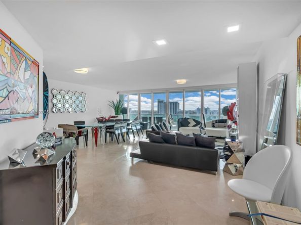 1643 Brickell Ave 1406, Miami FL 33129