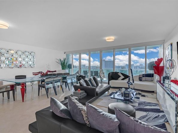 1643 Brickell Ave 1406, Miami FL 33129