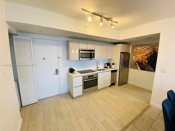 2602 E Hallandale Beach Blvd R2510, Hallandale Beach FL 33009