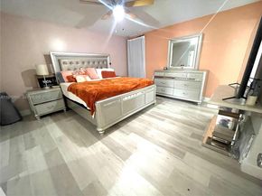 9604 NW 49th St, Sunrise FL 33351