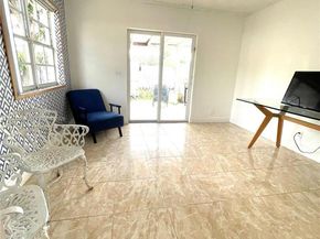 9604 NW 49th St, Sunrise FL 33351