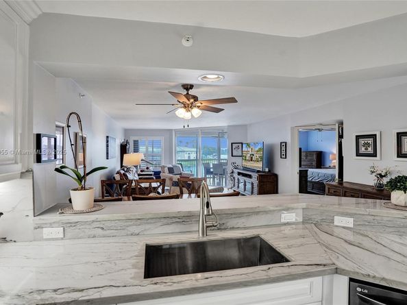 7760 Granville Dr 303, Tamarac FL 33321