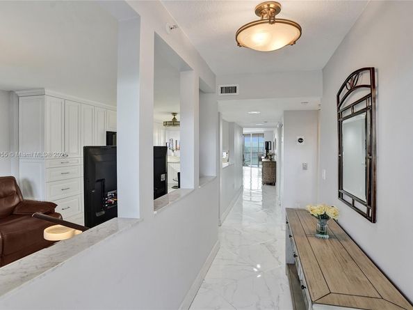 7760 Granville Dr 303, Tamarac FL 33321