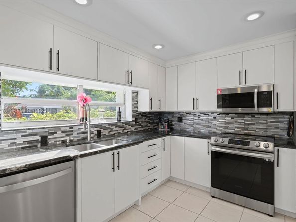 4841 NE 29th Ave, Lighthouse Point FL 33064