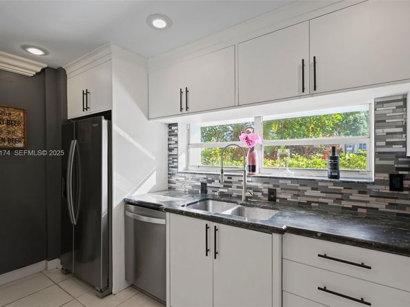 4841 NE 29th Ave, Lighthouse Point FL 33064