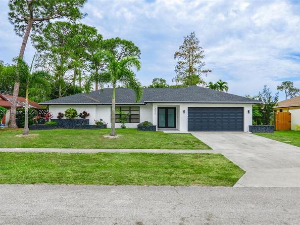 13526 Jonquil Pl, Wellington FL 33414