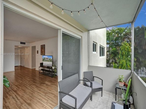 4900 Washington St 203, Hollywood FL 33021