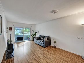 4900 Washington St 203, Hollywood FL 33021