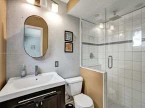 4900 Washington St 203, Hollywood FL 33021