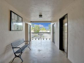 4900 Washington St 203, Hollywood FL 33021