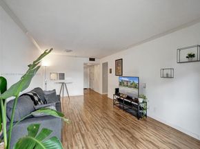 4900 Washington St 203, Hollywood FL 33021