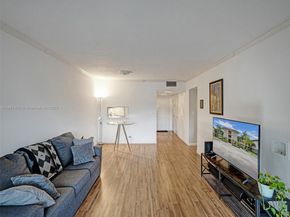 4900 Washington St 203, Hollywood FL 33021