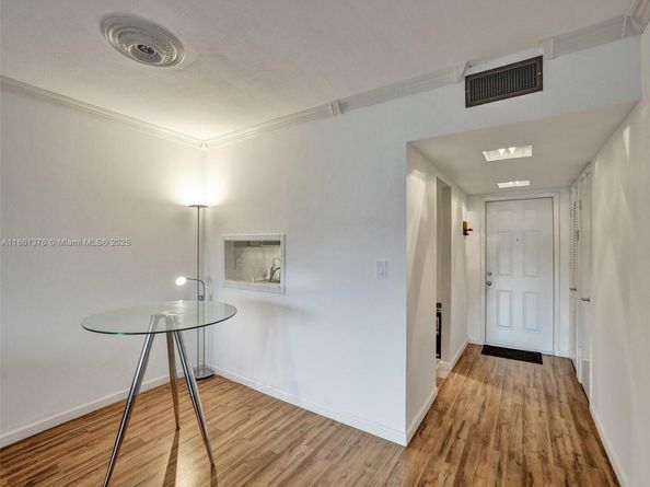 4900 Washington St 203, Hollywood FL 33021