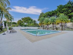 4900 Washington St 203, Hollywood FL 33021